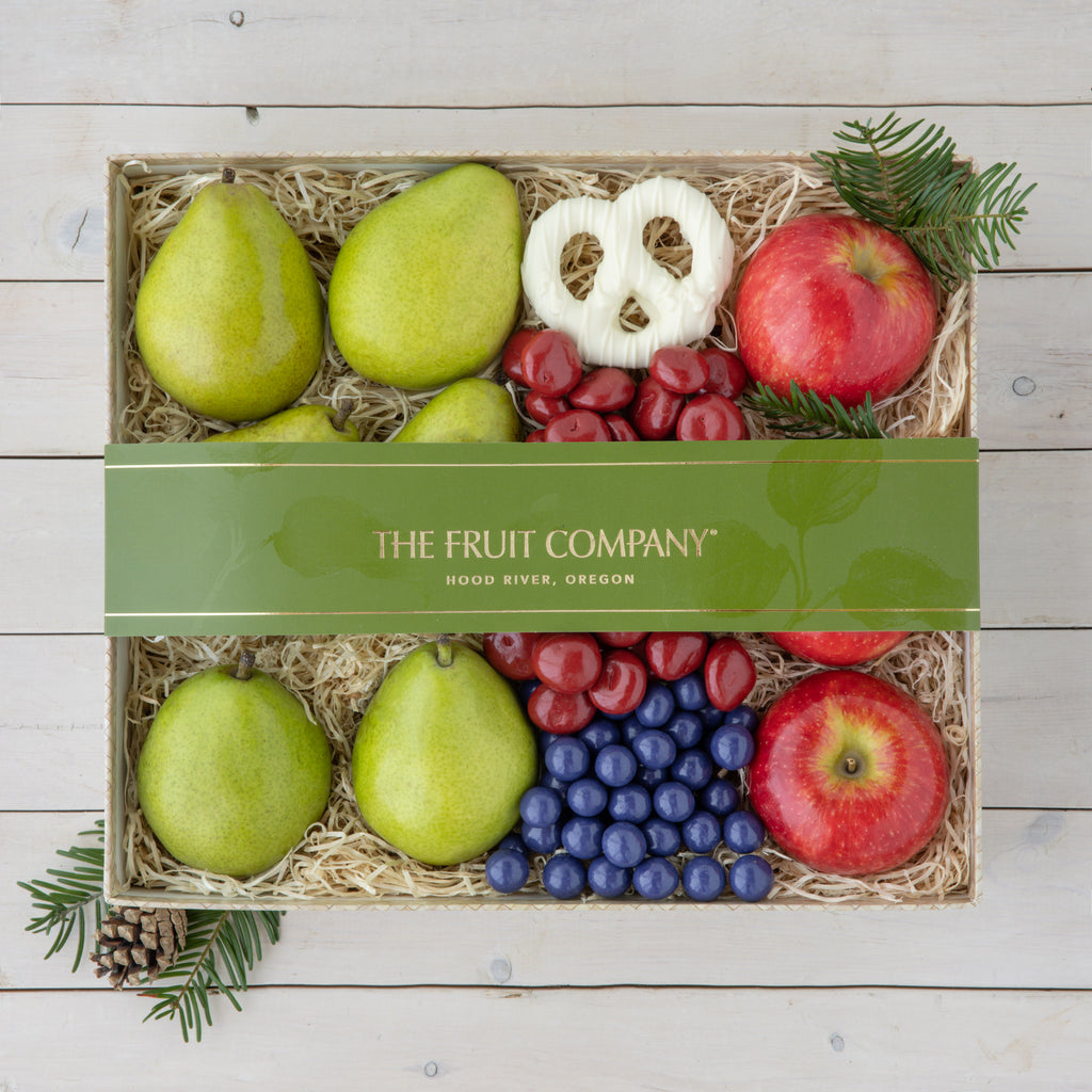 Oregon's finest, locally-sourced produce for a fresh, delicious experience Display of all the contents in the Oregon's Finest Gift Box
