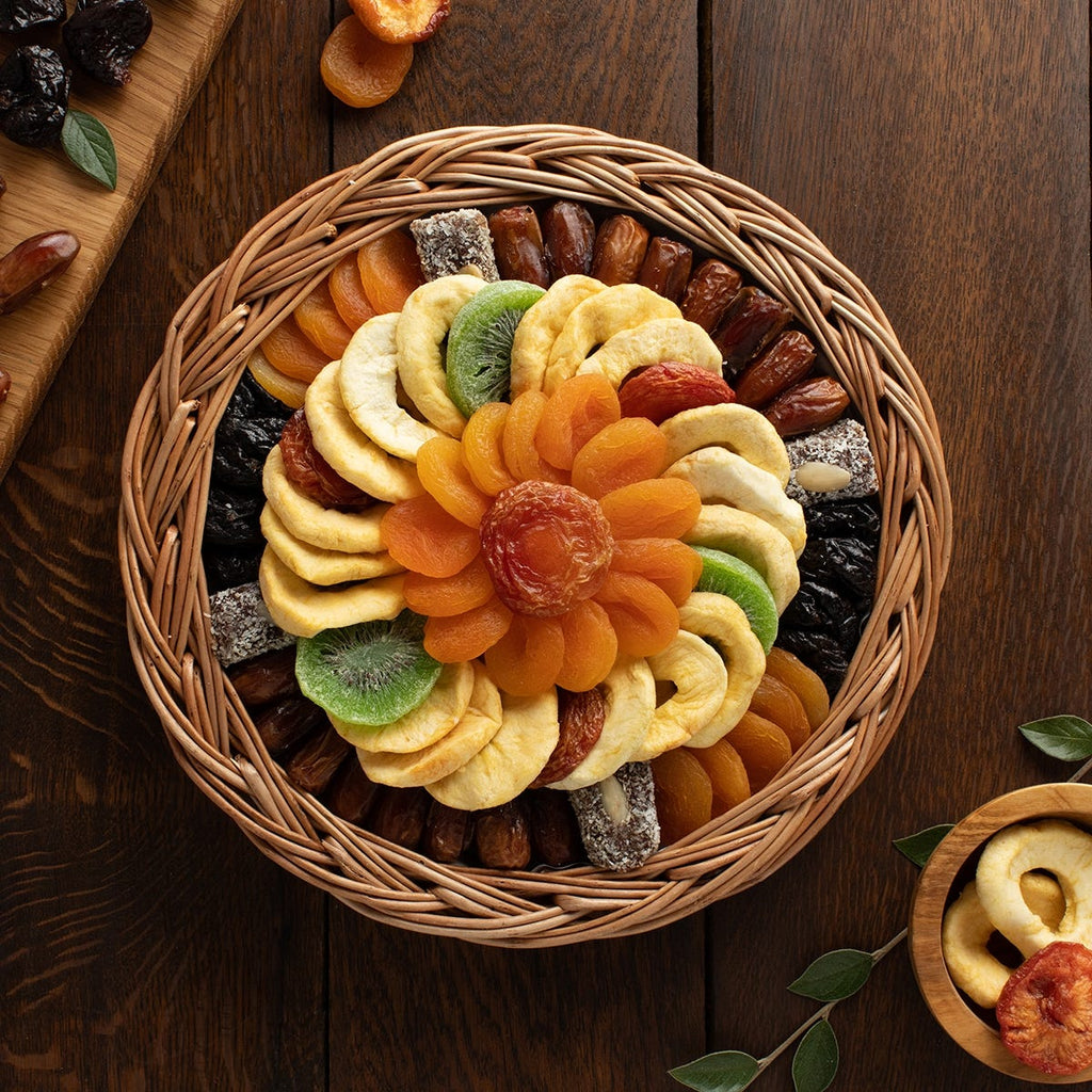 7 types of dried fruits arranged in a beautiful circular flower blossoming pattern